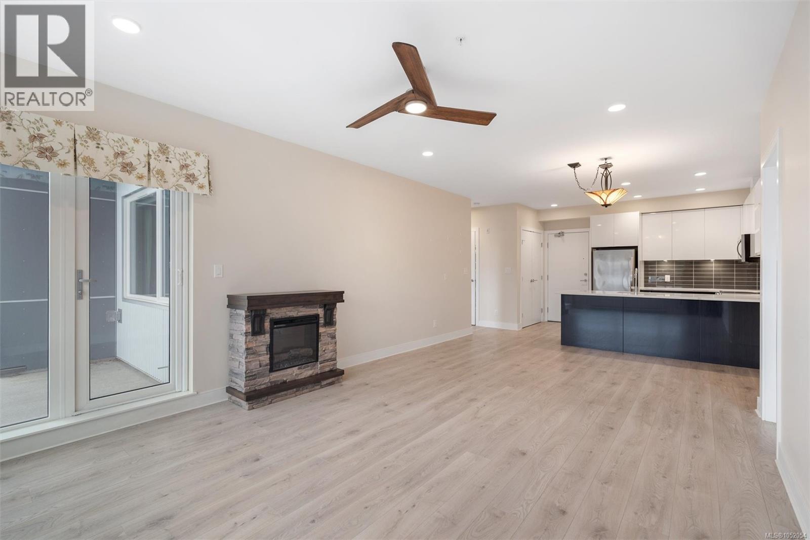 #406 1311 Lakepoint Way - 17