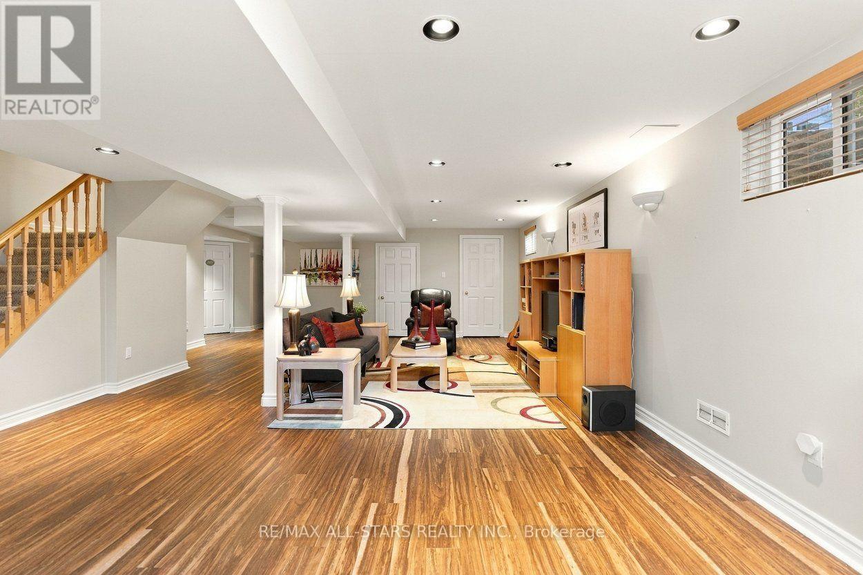 18 Ranger Court, Markham, ON photo 36