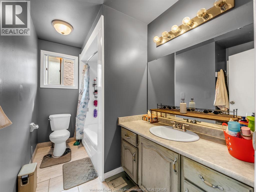 910 William Street — photo 14