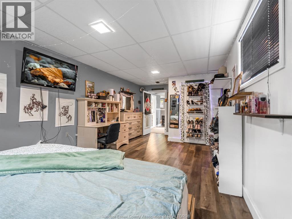 910 William Street — photo 33