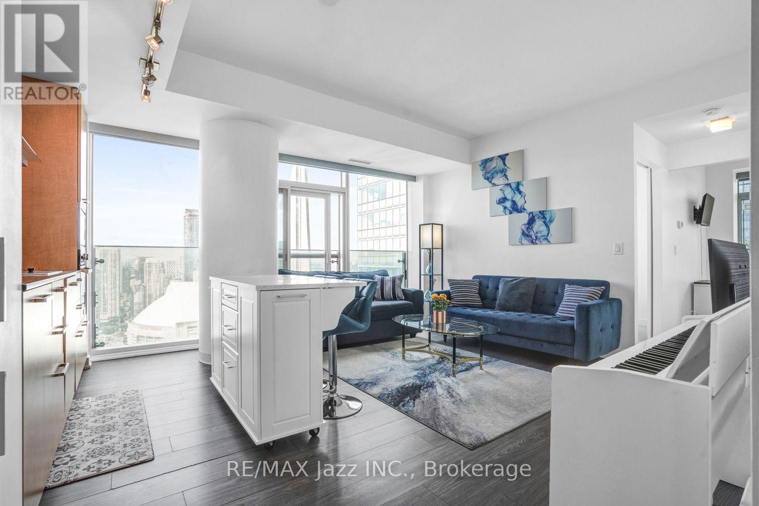 3808- 14 York Street, Toronto, ON photo 1