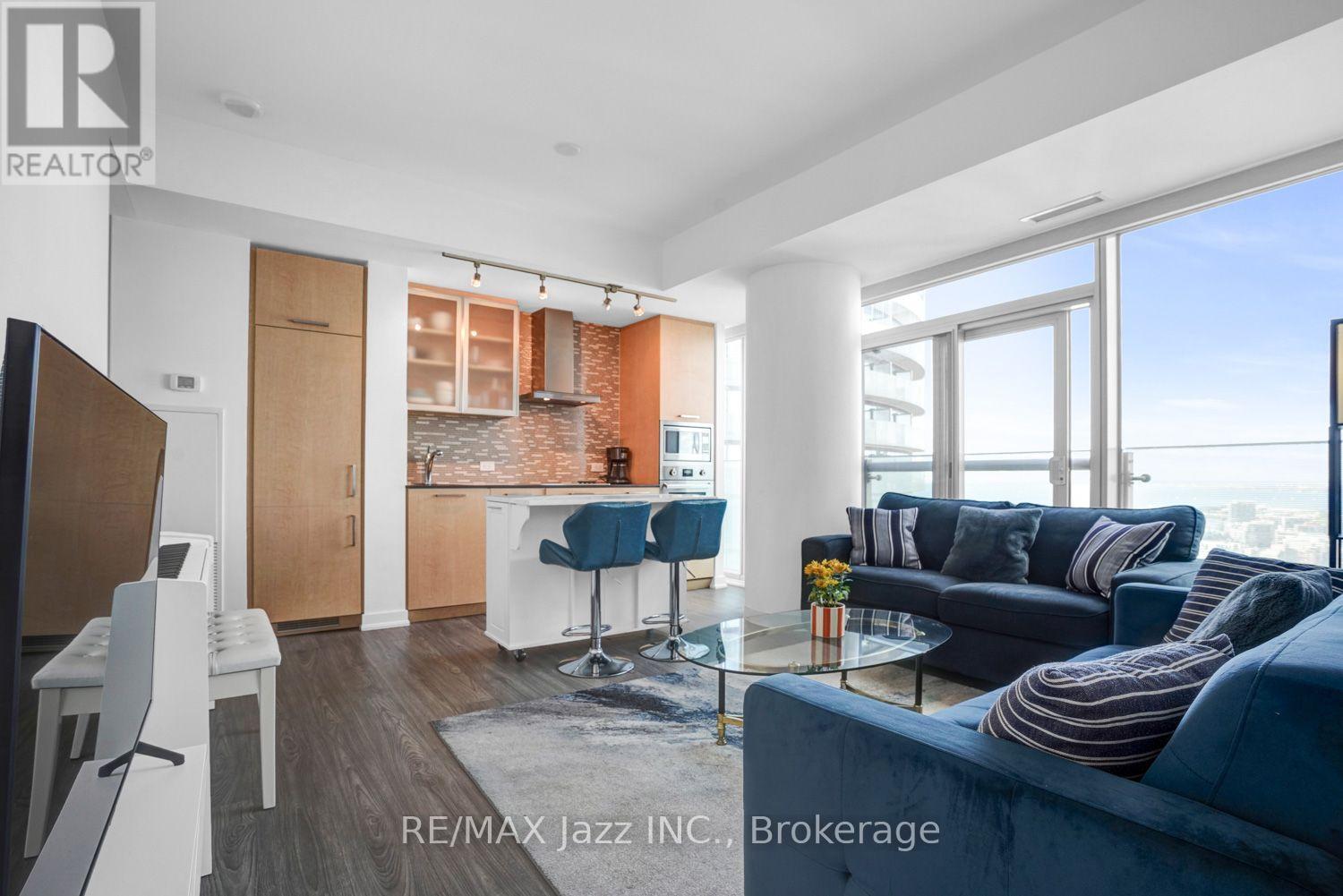 3808- 14 York Street, Toronto, ON photo 2