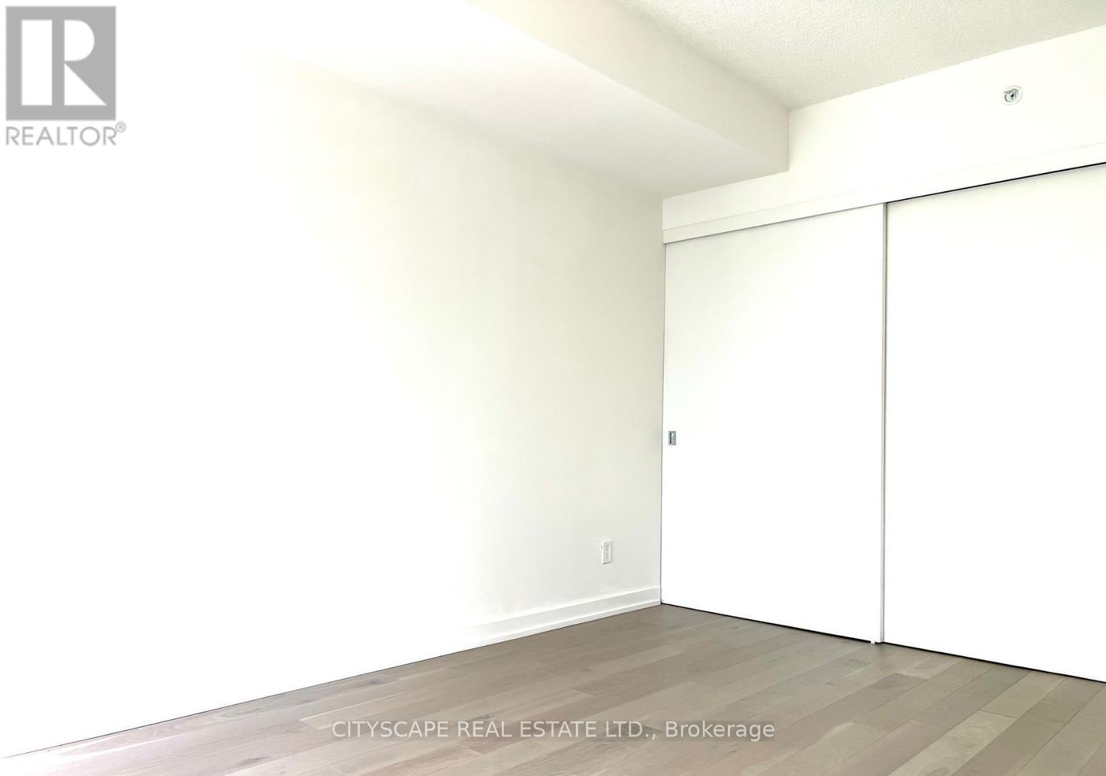 25 Richmond Street East — photo 14