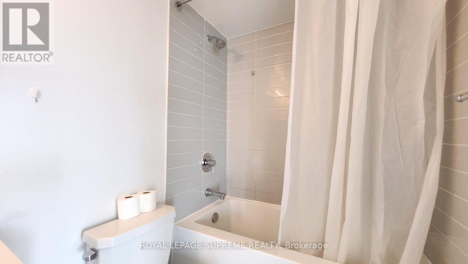 159 Wellesley Street East — photo 15