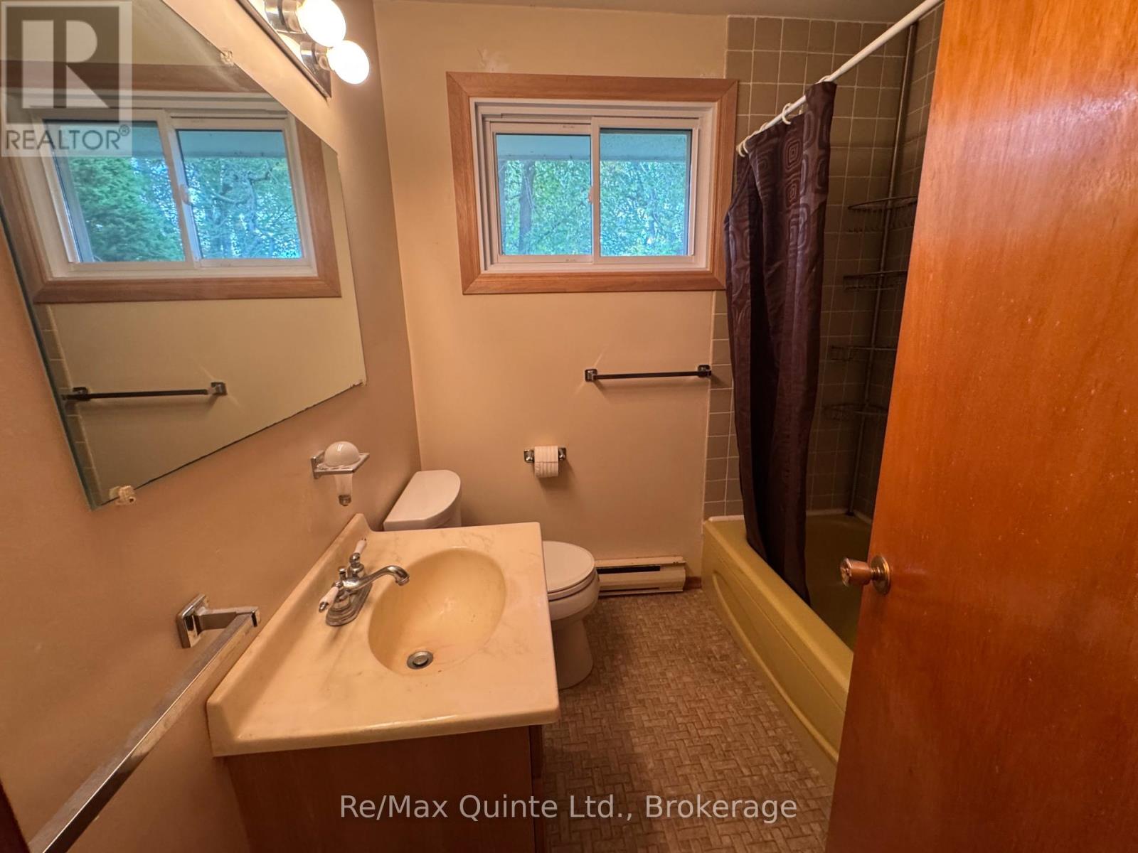 20 Ross Avenue, Quinte West, ON photo 17
