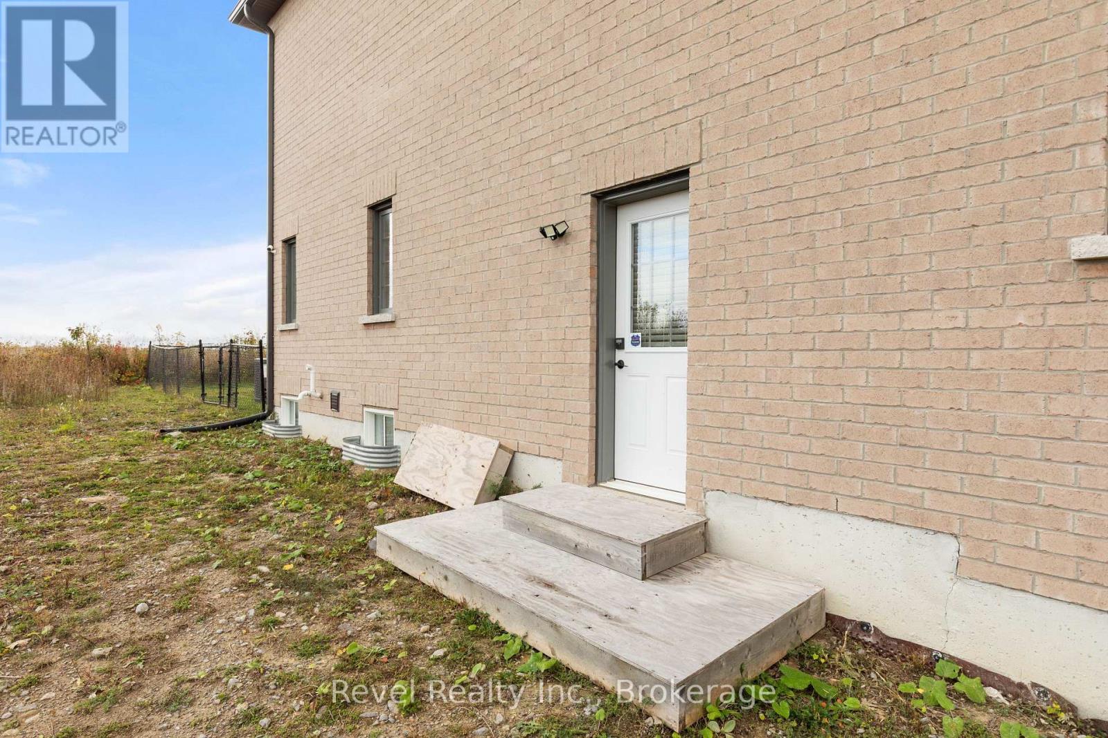3 Bakogeorge Street, Kawartha Lakes, ON photo 40