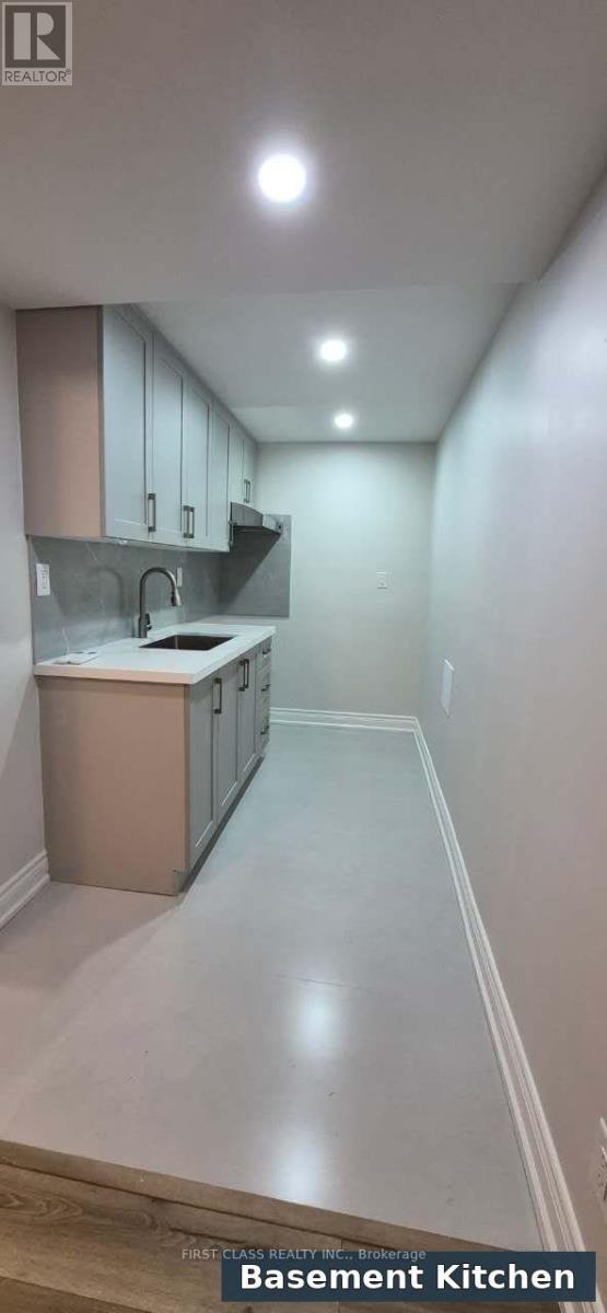 301 Rhodes Avenue, Toronto, ON photo 2