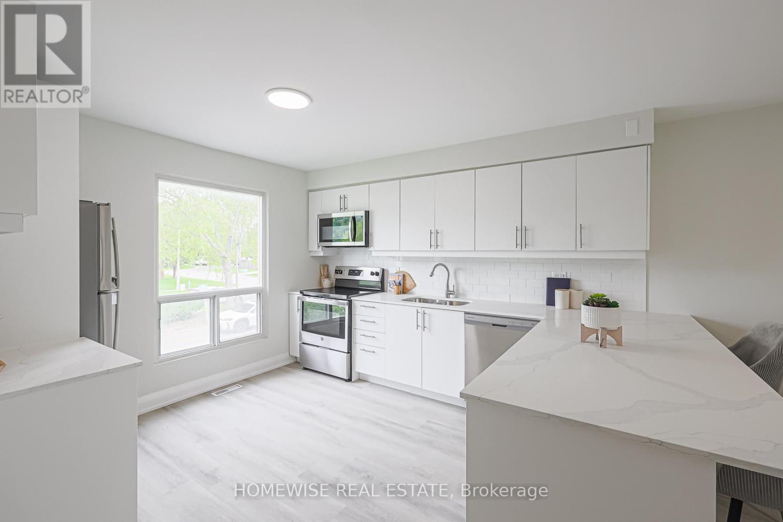 33- 560 Waverly Street North, Oshawa, ON photo 8