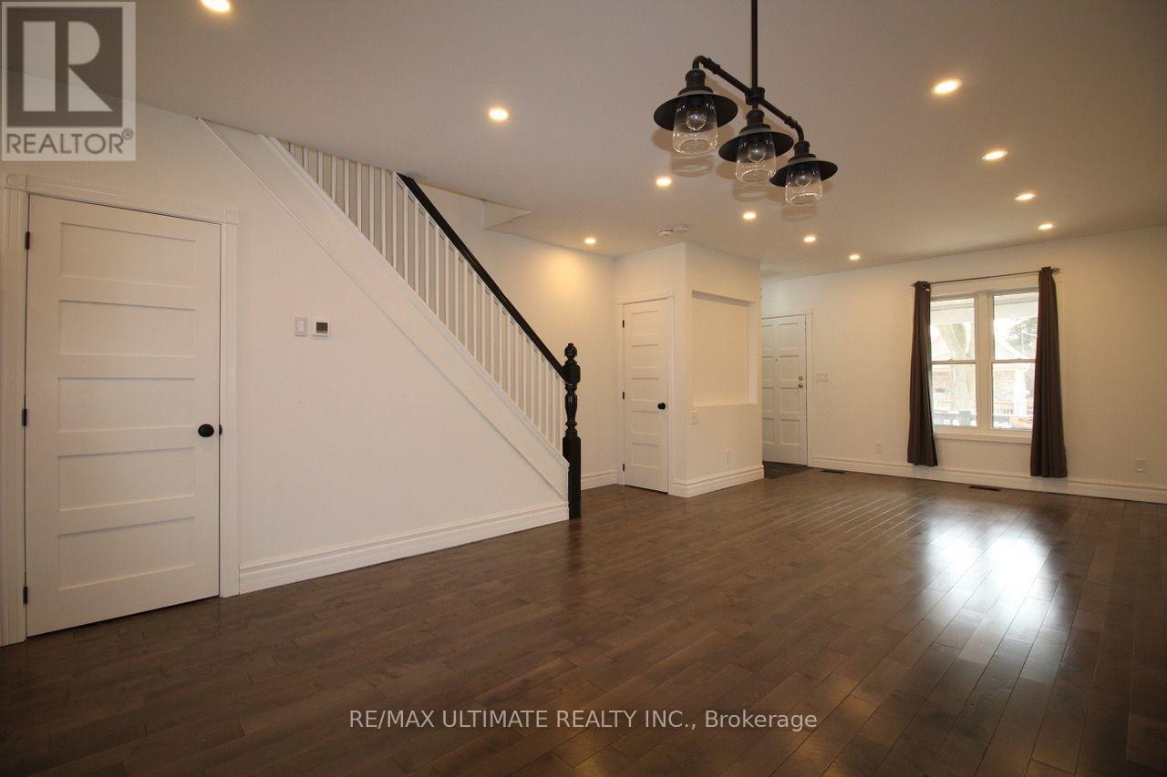 Photo of 122 Boultbee Avenue