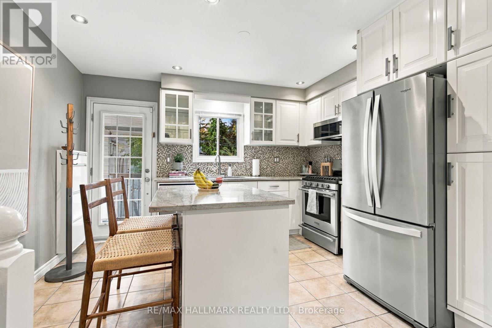 610 Coxwell Avenue, Toronto, ON photo 19