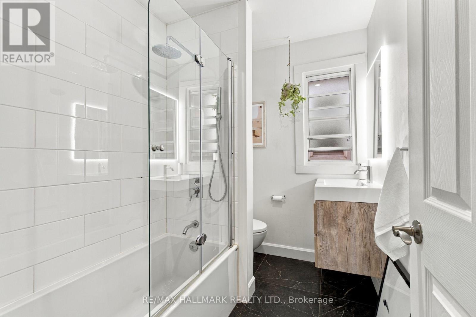 610 COXWELL AVENUE - 32
