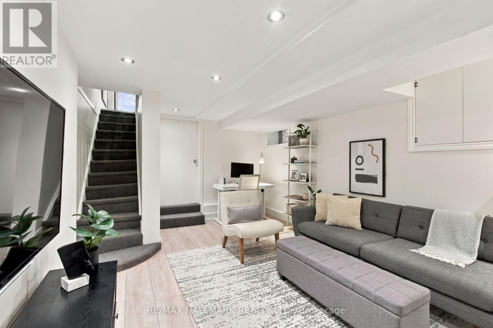 610 Coxwell Avenue, Toronto, ON photo 35