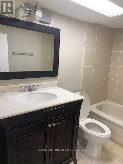988 Cosburn Avenue — photo 10