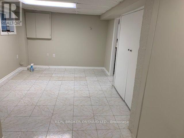 988 Cosburn Avenue — photo 12