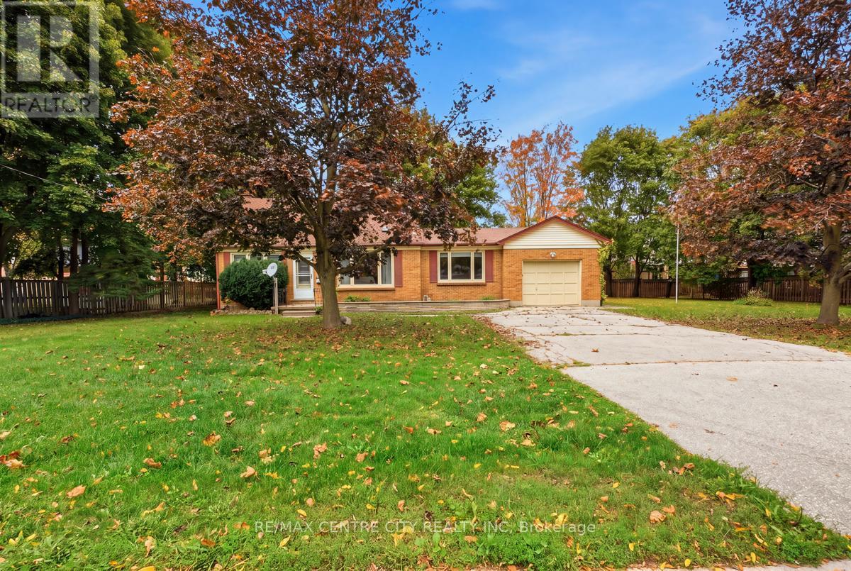 4 bedroom Single Family exterior, 984 Fanshawe Park Road, London North (North C), Ontario