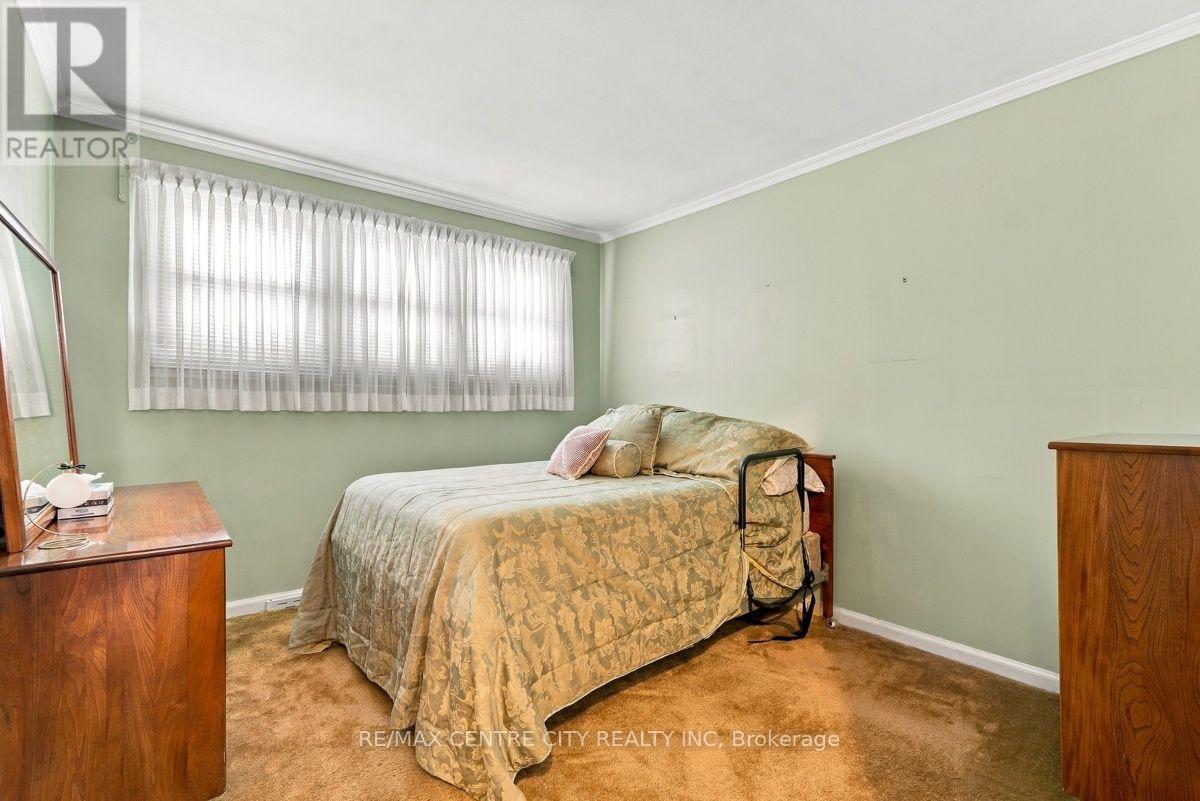 984 FANSHAWE PARK ROAD E - 18