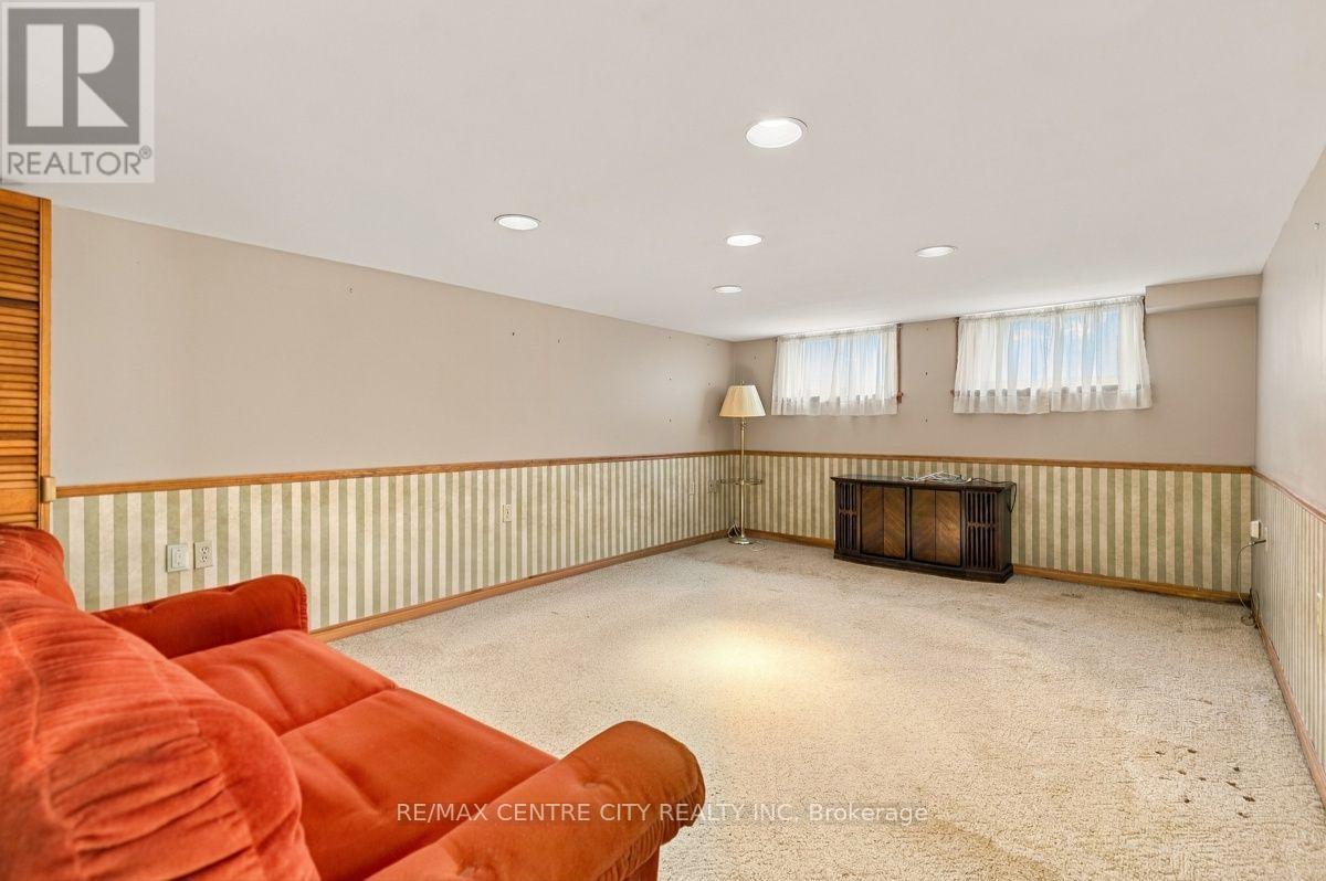 984 Fanshawe Park Road East — photo 26
