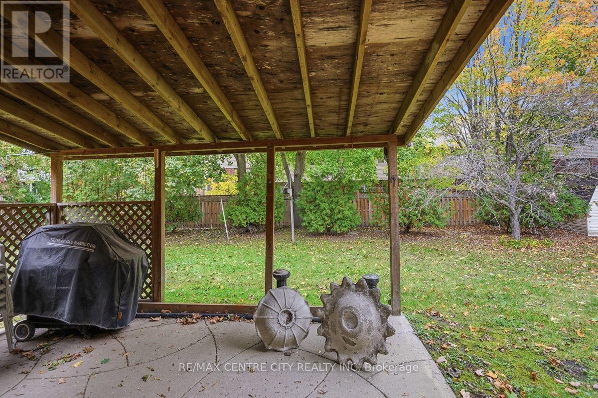 984 Fanshawe Park Road East — photo 33