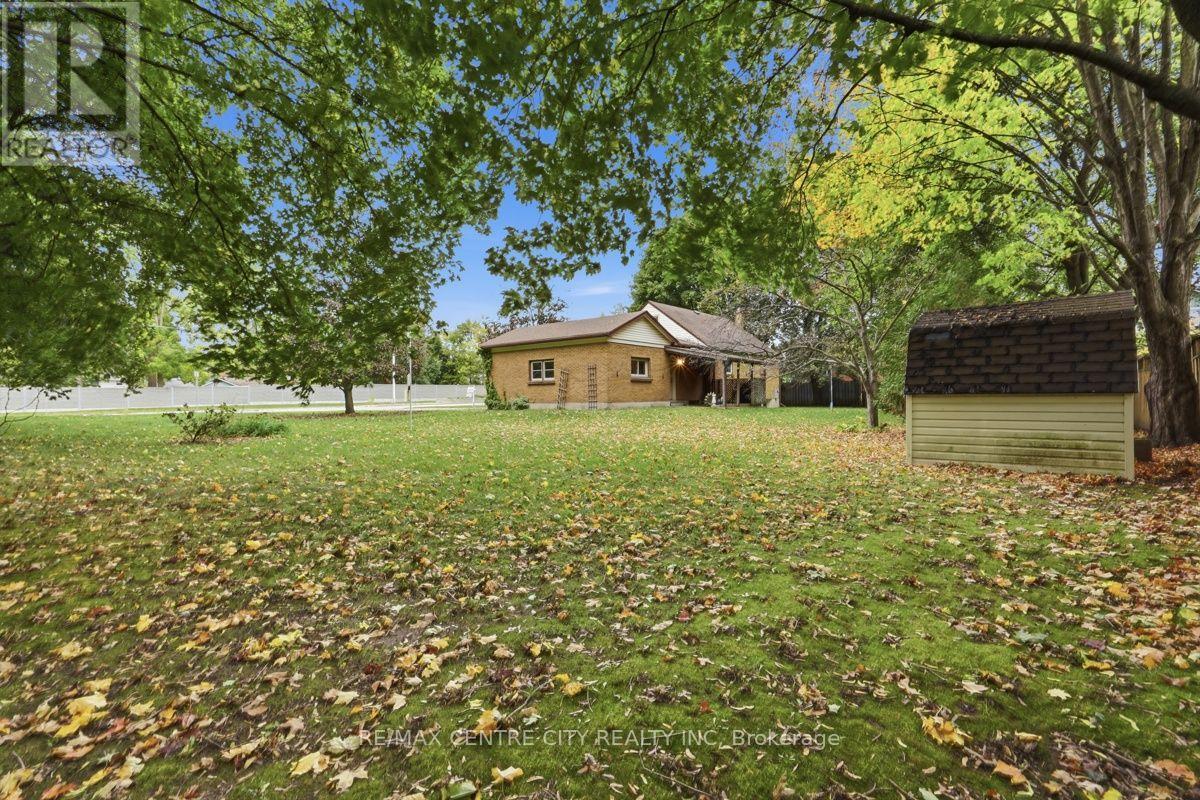 984 Fanshawe Park Road East — photo 37