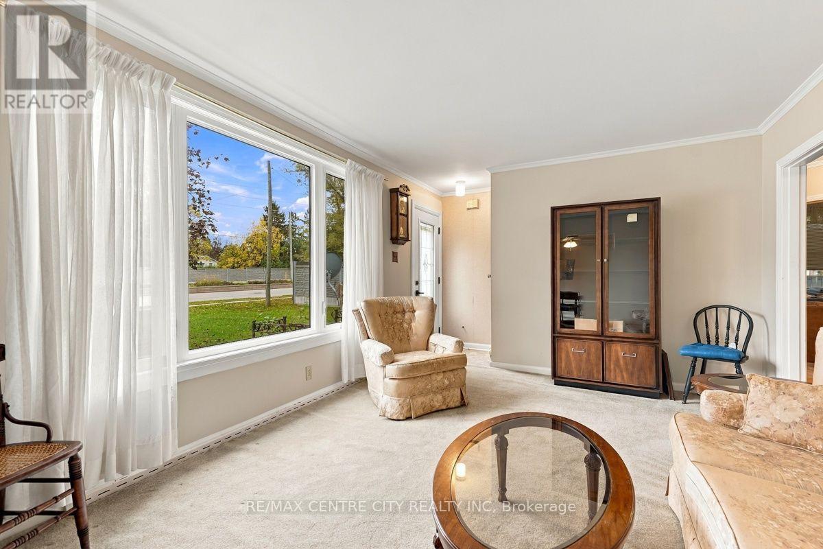 984 FANSHAWE PARK ROAD E - 9