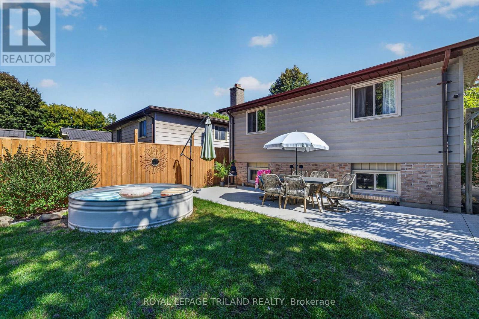 38 Caprice Crescent — photo 29