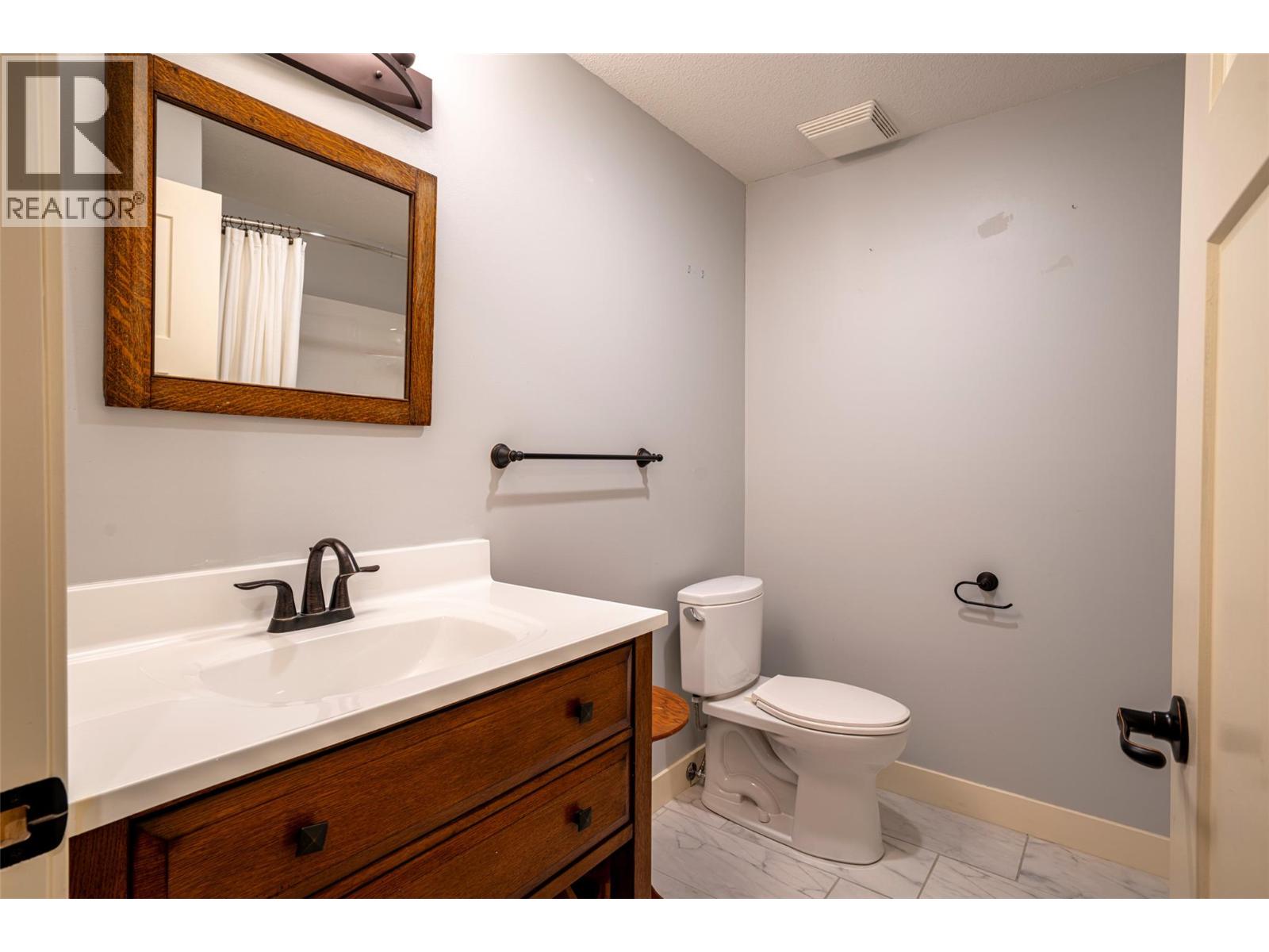 #32 2444 York Avenue - 46