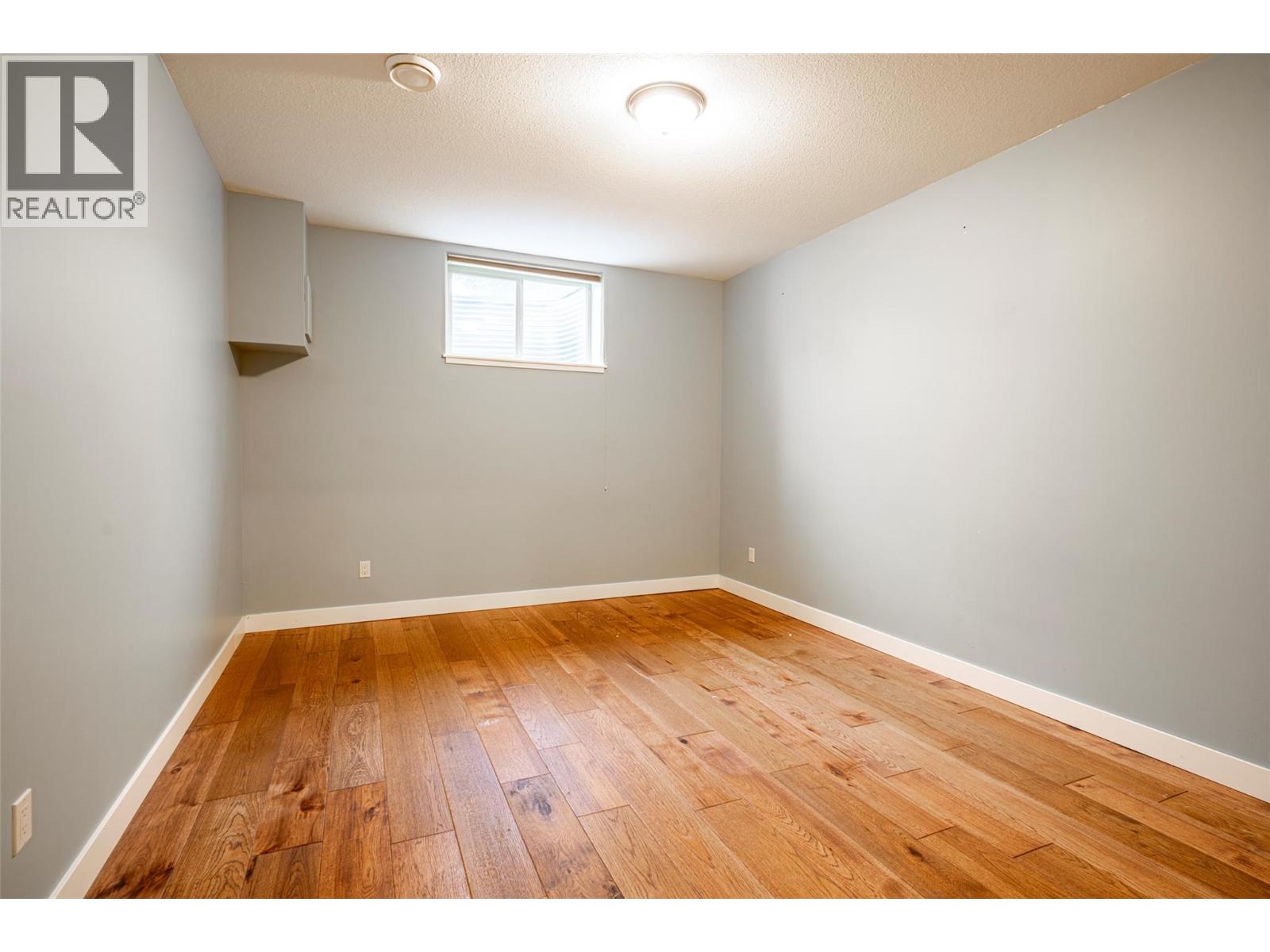 #32 2444 York Avenue - 49