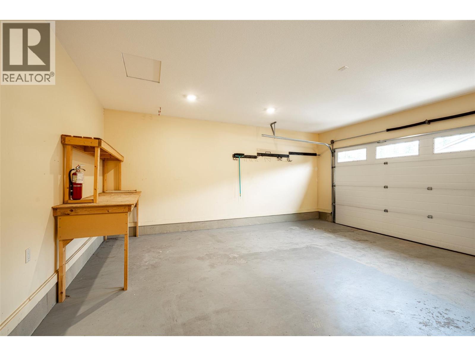 #32 2444 York Avenue - 55