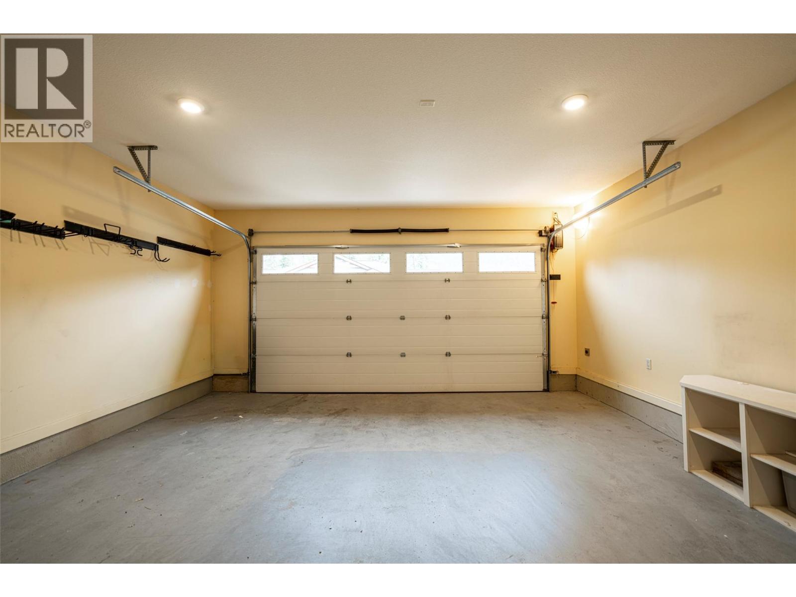 #32 2444 York Avenue - 56
