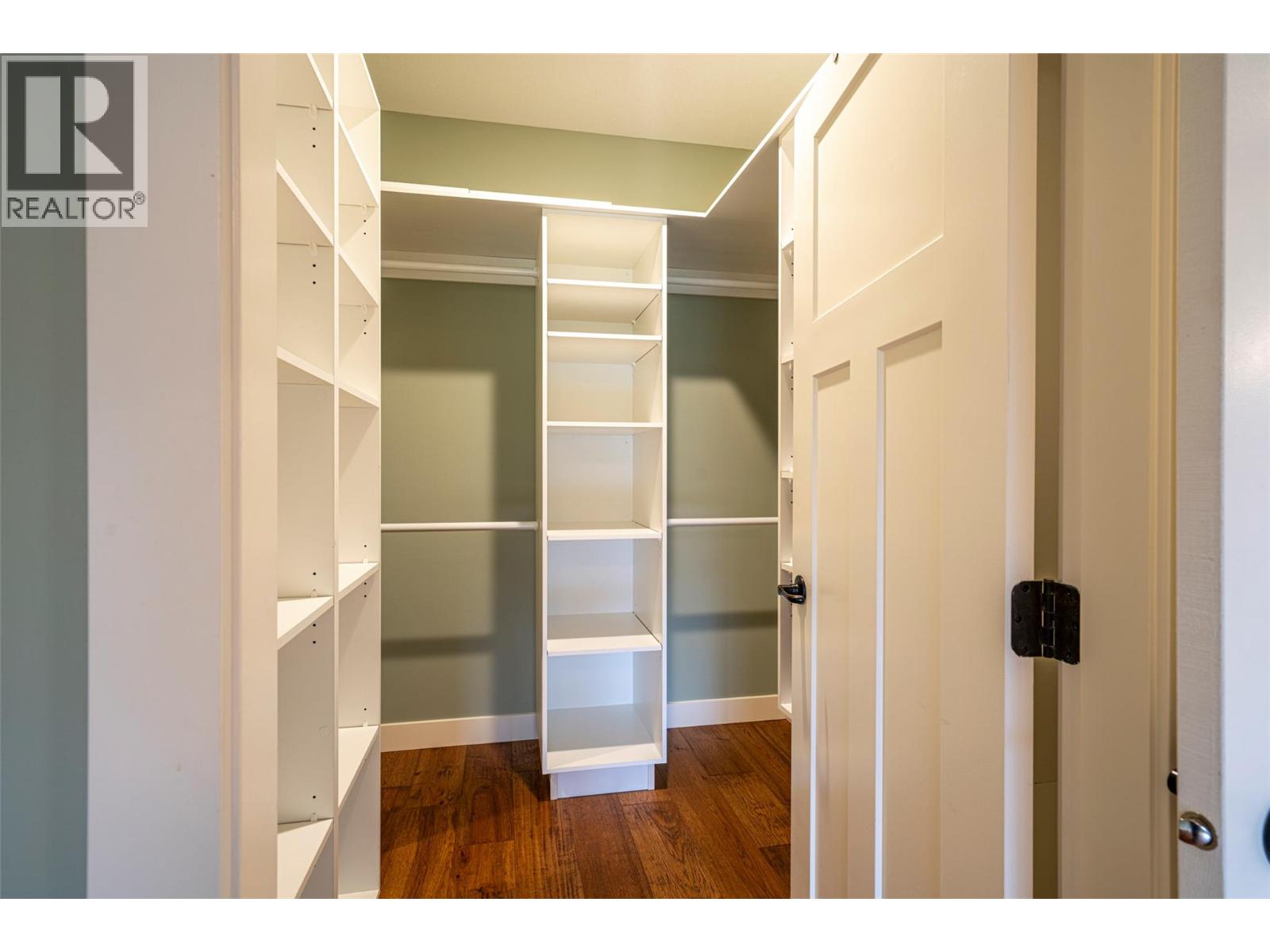 #32 2444 York Avenue - 32