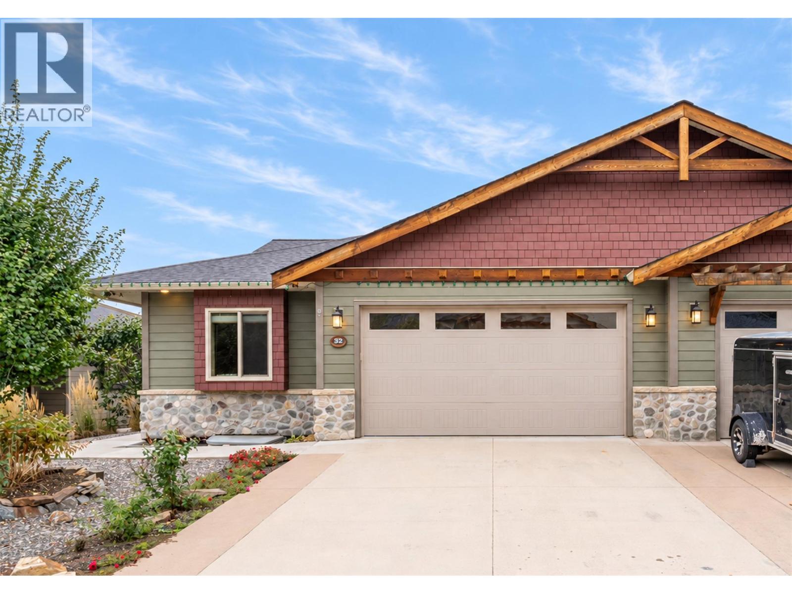 #32 2444 York Avenue - 1