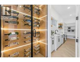 3pc Bathroom - 2220 8 Street Ne, Calgary, AB T2M1S4 Photo 14