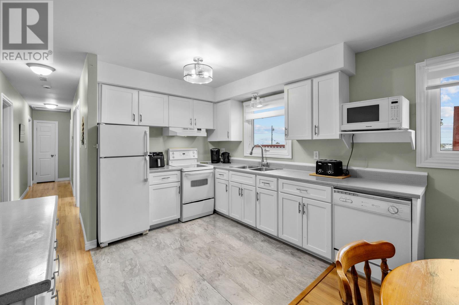 10 LONGWORTH Street - 2
