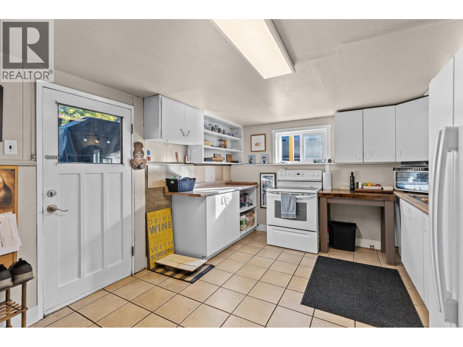  1210 Centennial Crescent, Kelowna