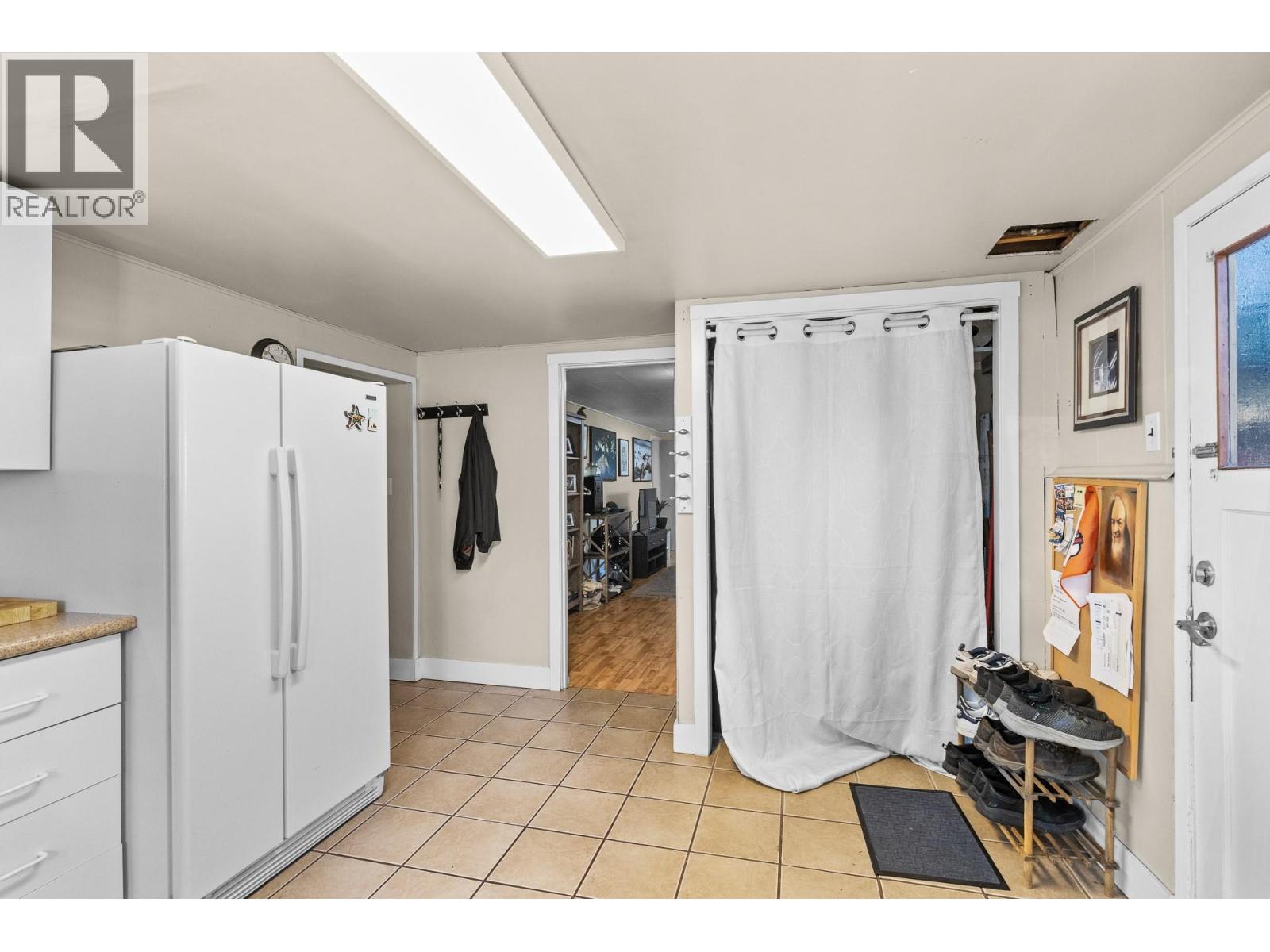  1210 Centennial Crescent, Kelowna