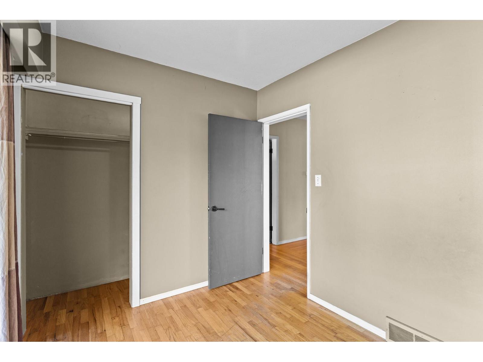  1210 Centennial Crescent, Kelowna