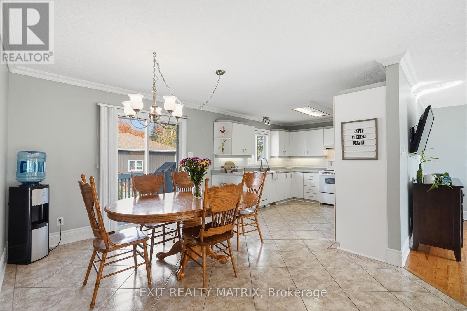 2 Maheu Street — photo 11