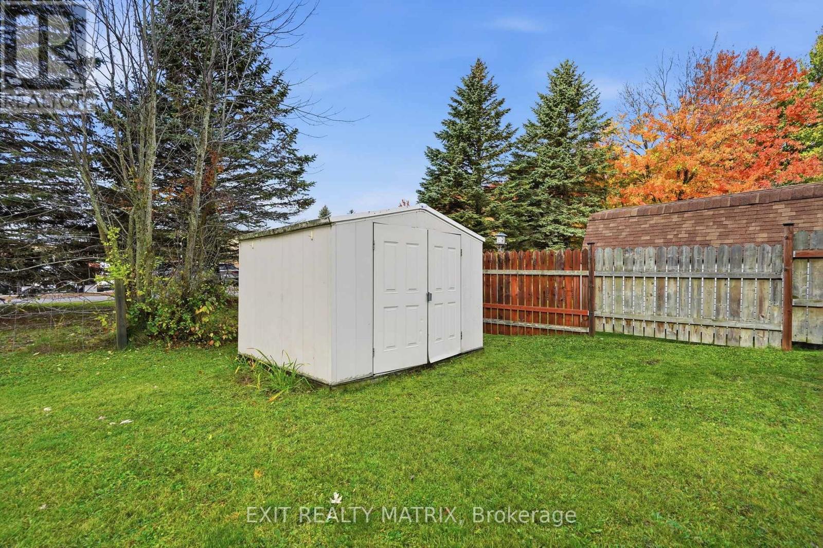2 MAHEU STREET - 32