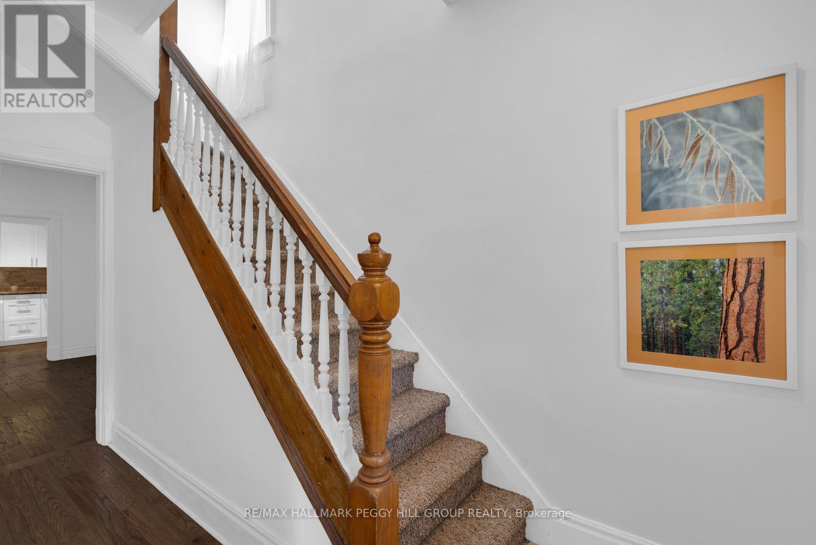 11 Frances Street North, Barrie, ON photo 8
