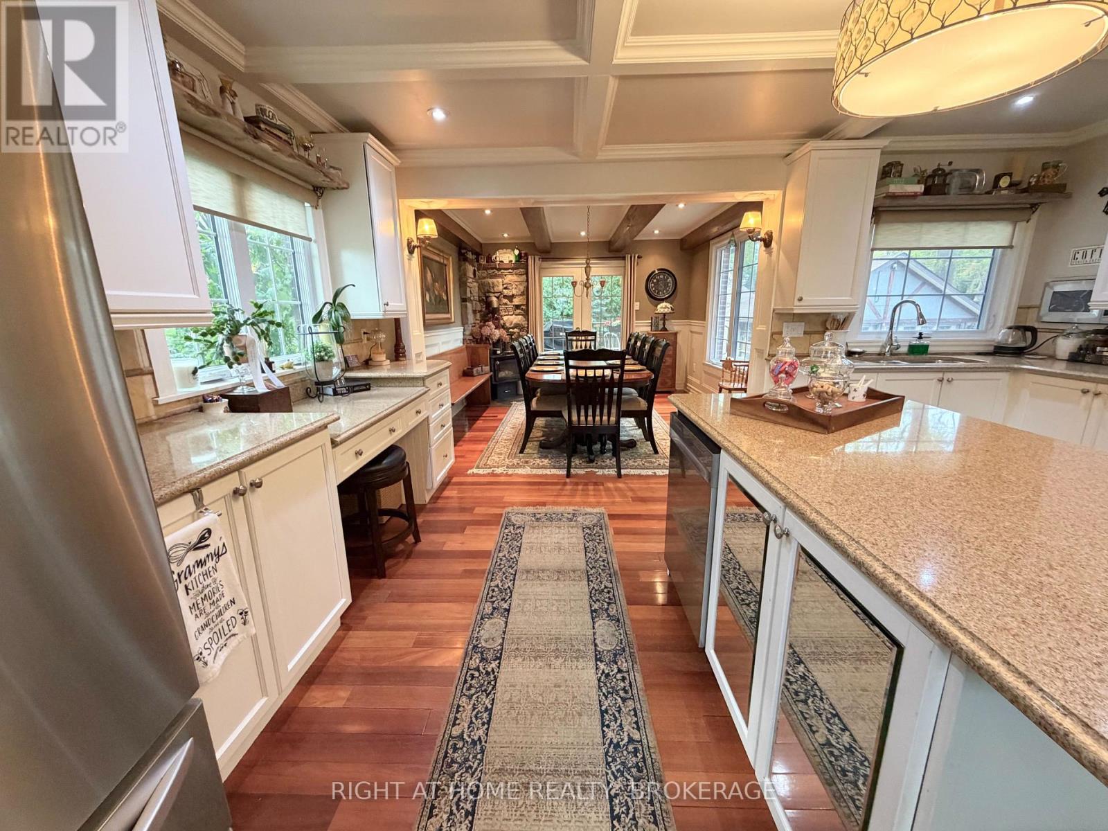 4108 Queen Victoria Street — photo 13