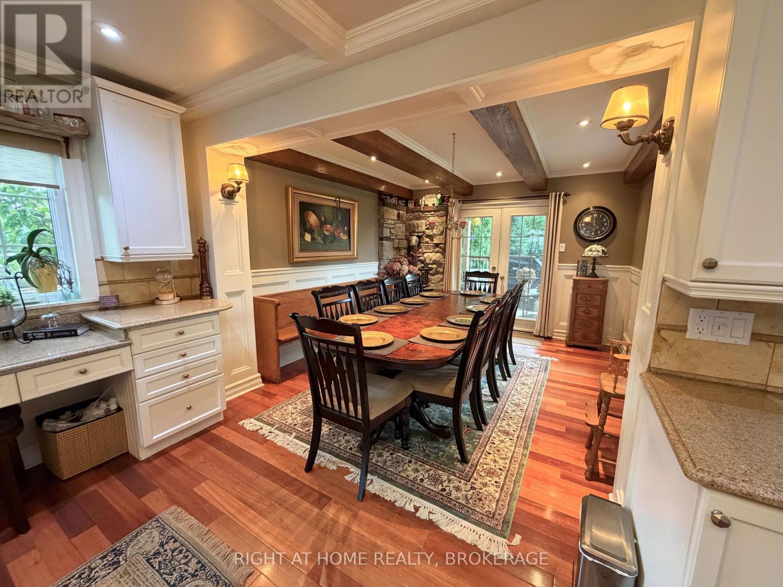 4108 Queen Victoria Street — photo 15