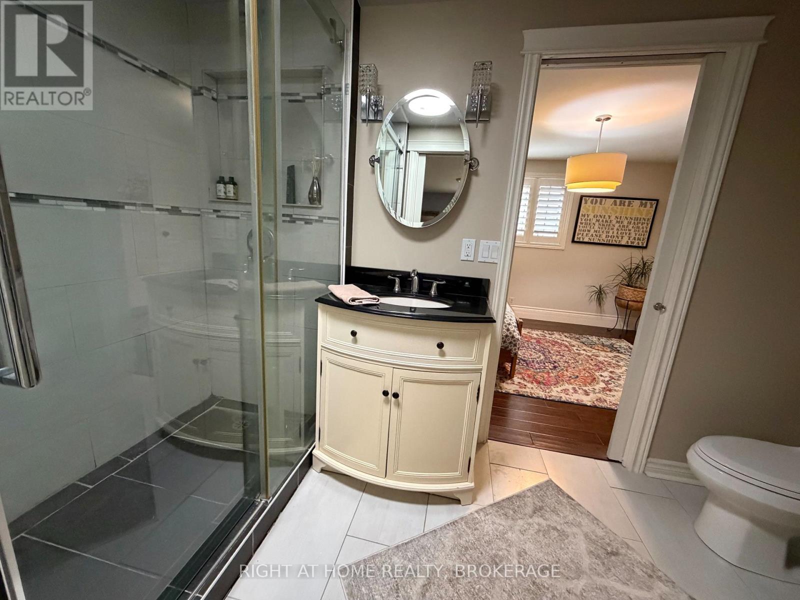 4108 Queen Victoria Street — photo 27