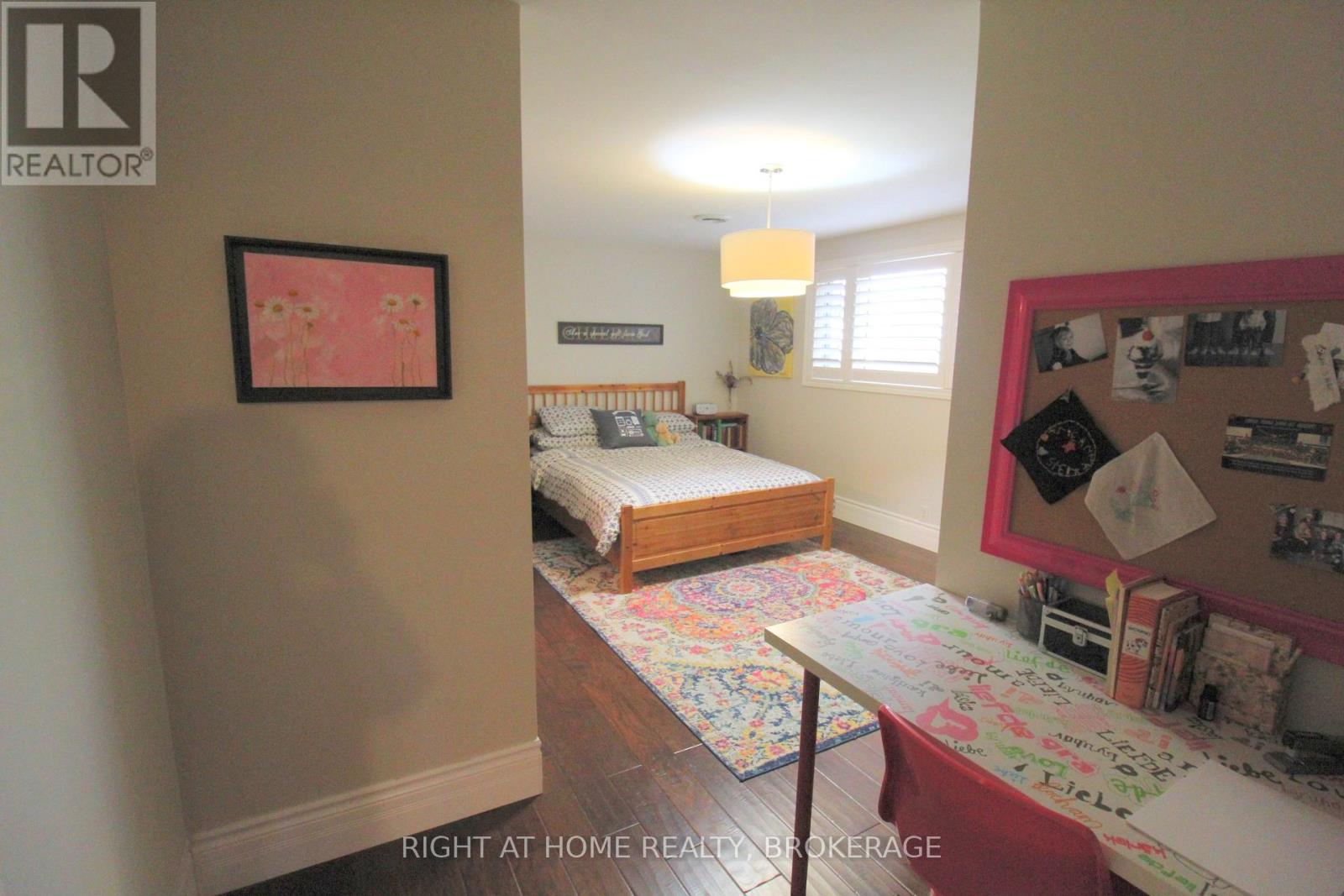 4108 Queen Victoria Street — photo 28