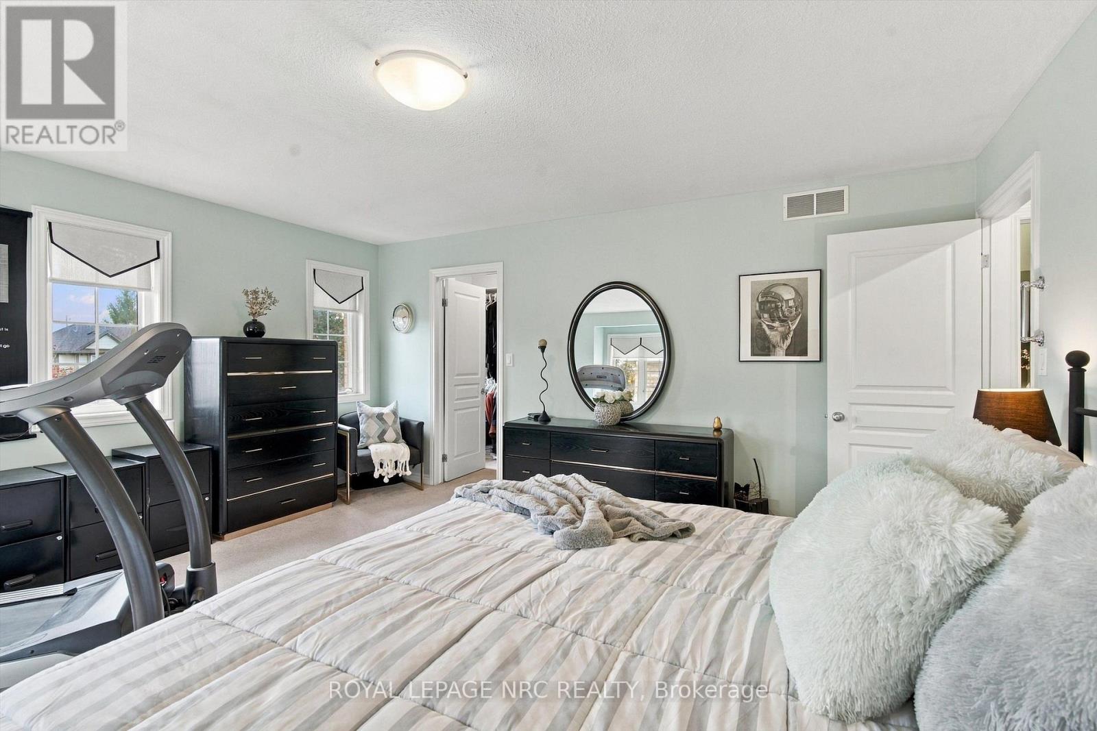13 FLYNN COURT - 21