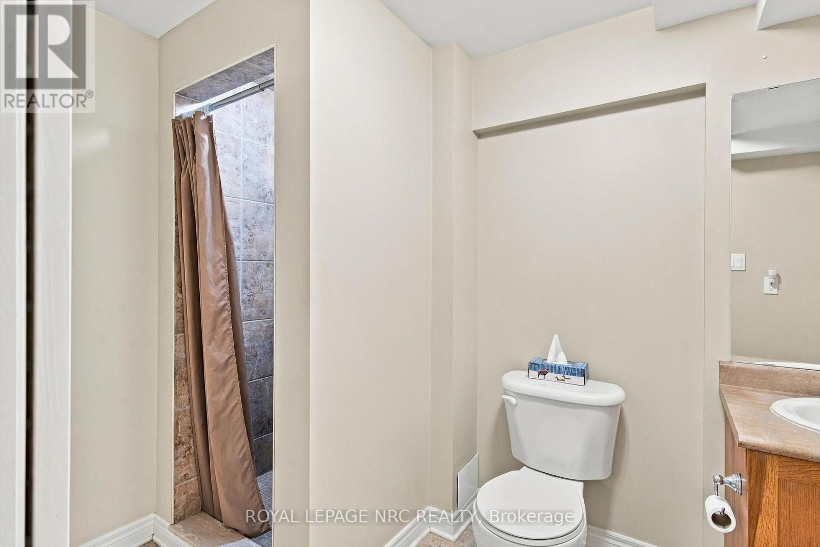 13 FLYNN COURT - 33