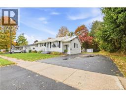 22 Bailey Avenue, photo 3