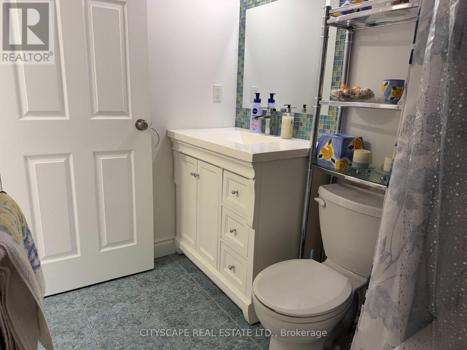 355 Rathburn Road East — photo 10