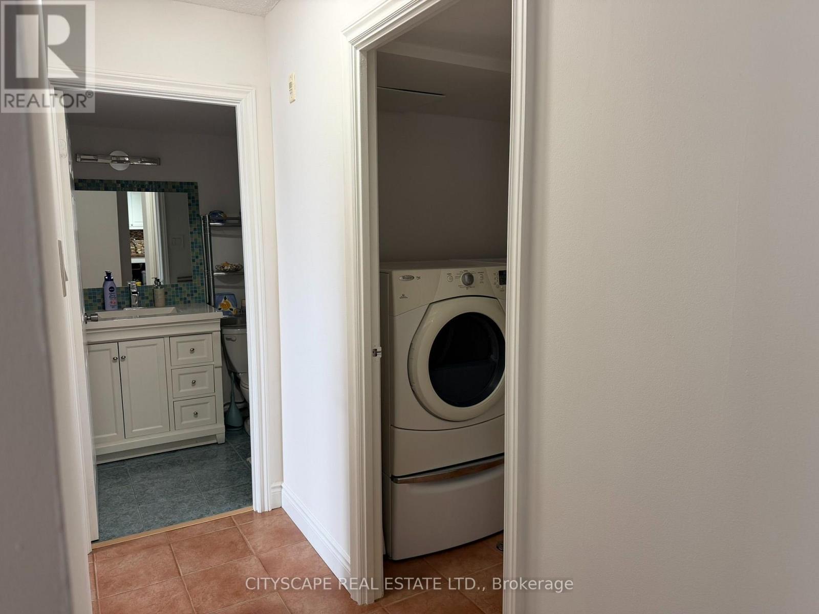 355 Rathburn Road East — photo 12