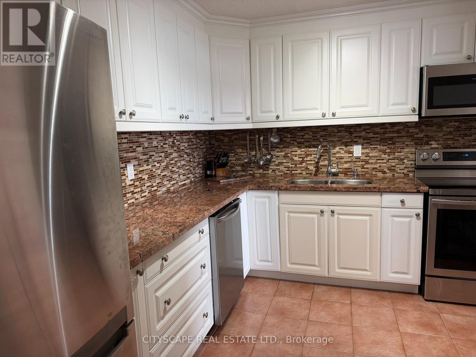355 Rathburn Road East — photo 18