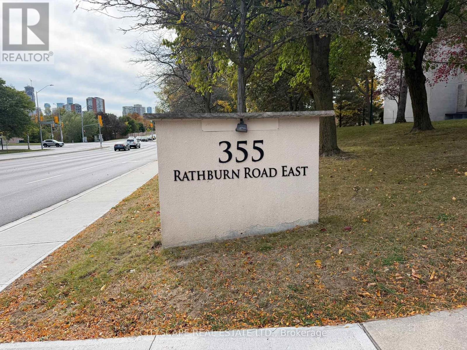 355 Rathburn Road East — photo 2